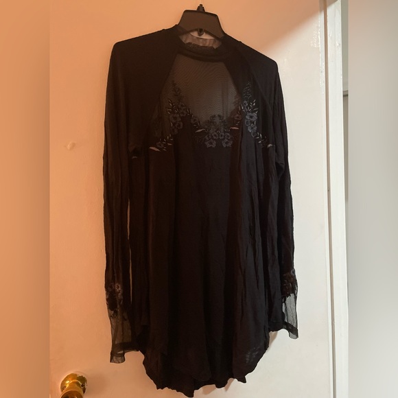 Top - Picture 2 of 3